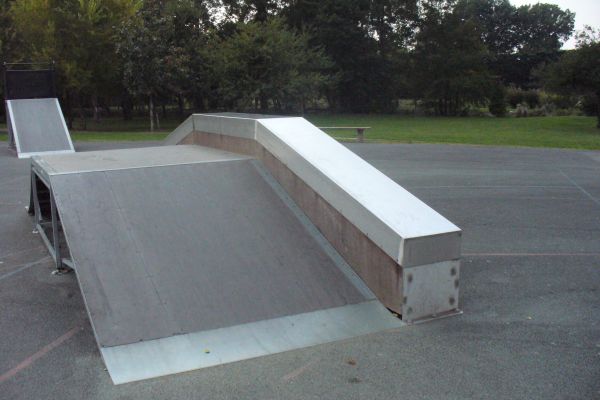 spgm-1.4.7/gal/Galeries/spots/parks/86_nieuil/Nieuil 3.jpg